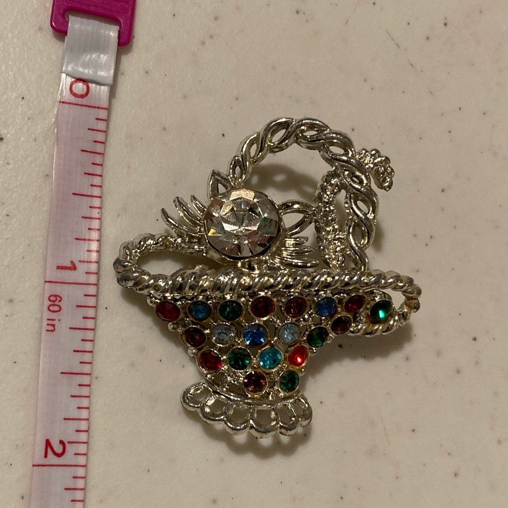 Vintage Silver Tone “Cat in a Basket” Brooch - Picture 6 of 6